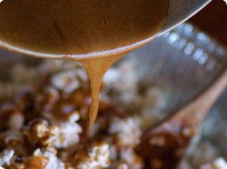 make caramel popcorn 3